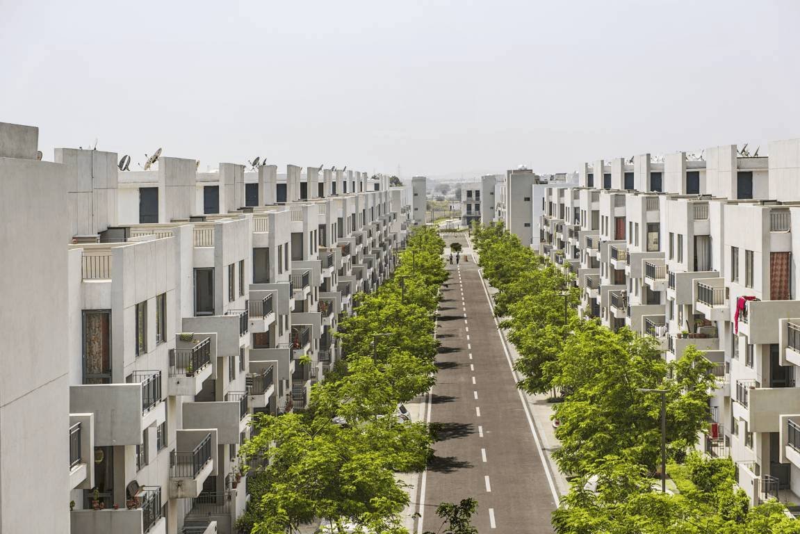 Are Independent Builder Floors in Gurgaon a Safer Bet Than Plots in 2025?